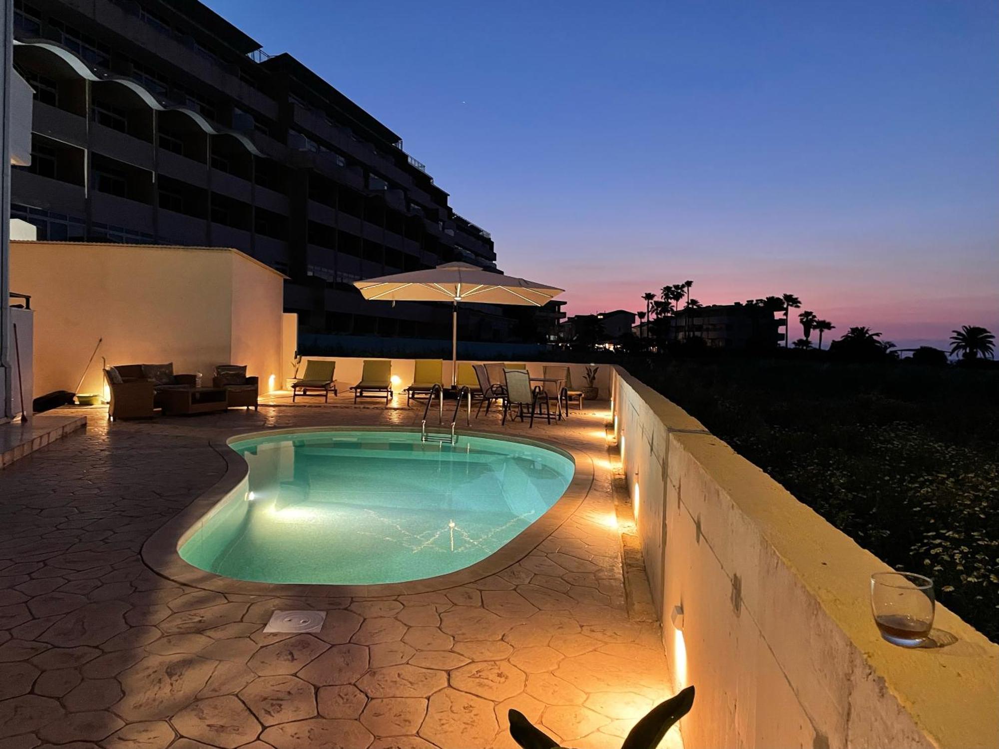 White&Blue Luxury Suites Ialysos  Exterior photo