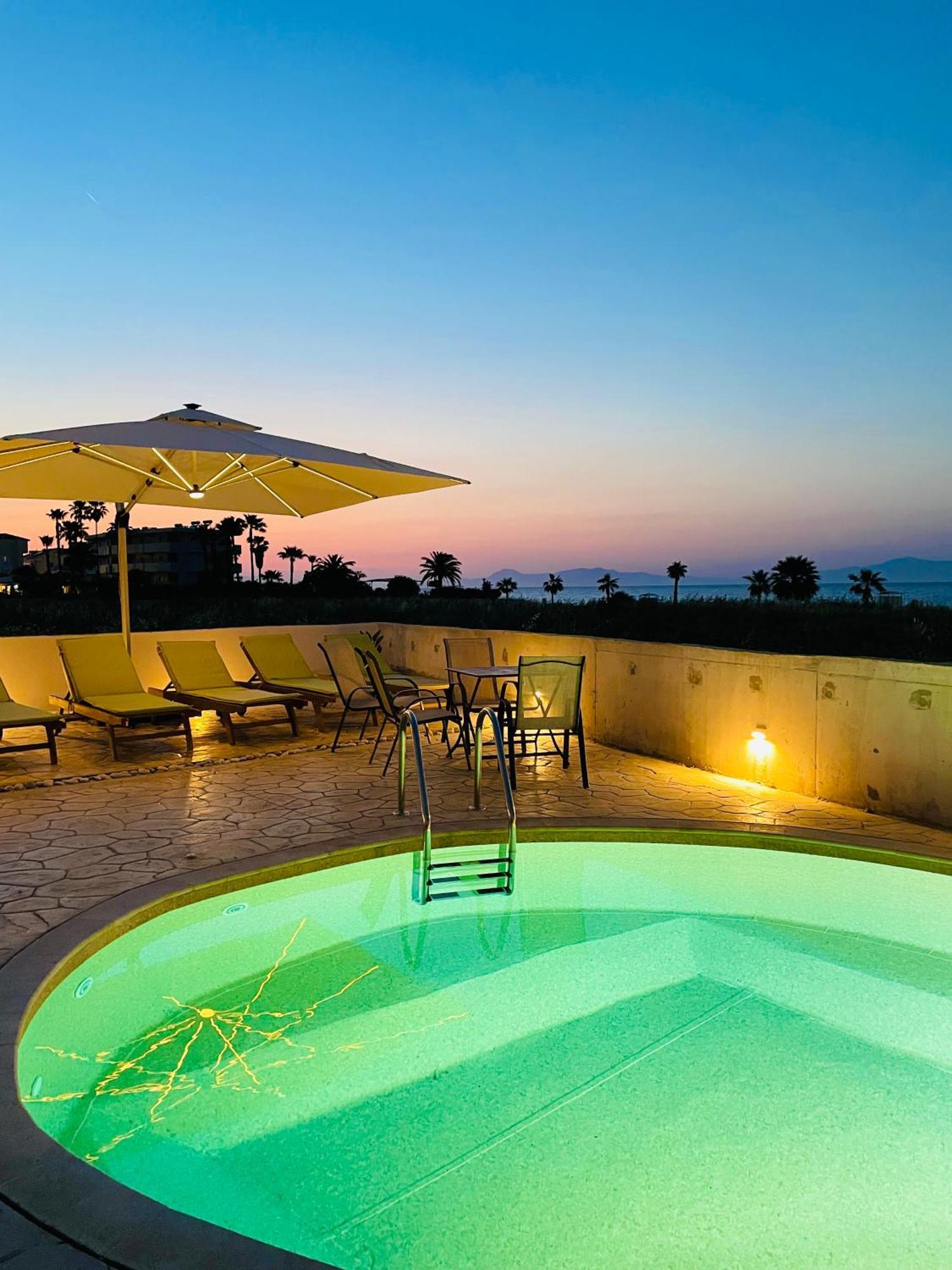 White&Blue Luxury Suites Ialysos  Exterior photo